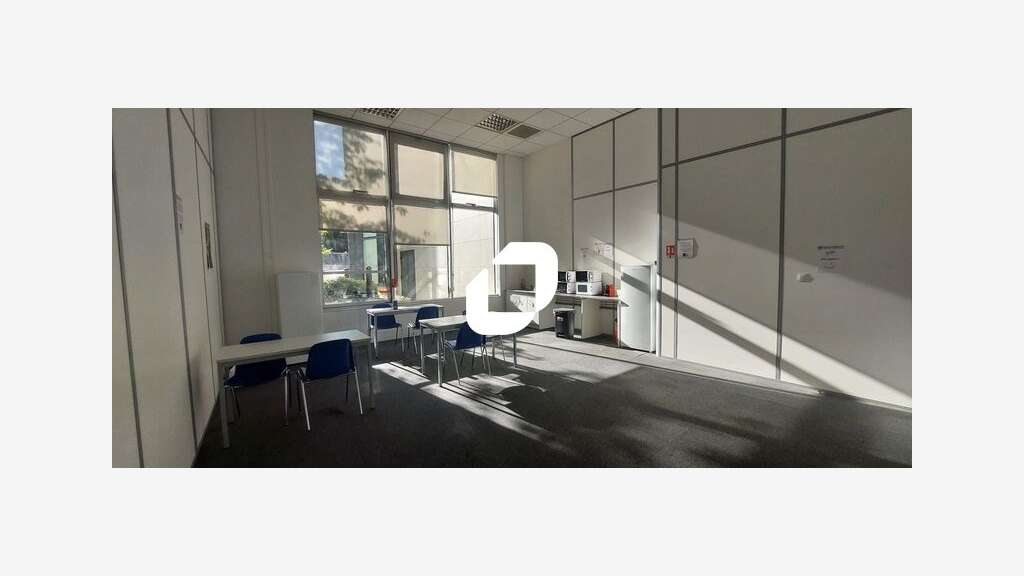 A louer Bureaux 871m² Saint denis