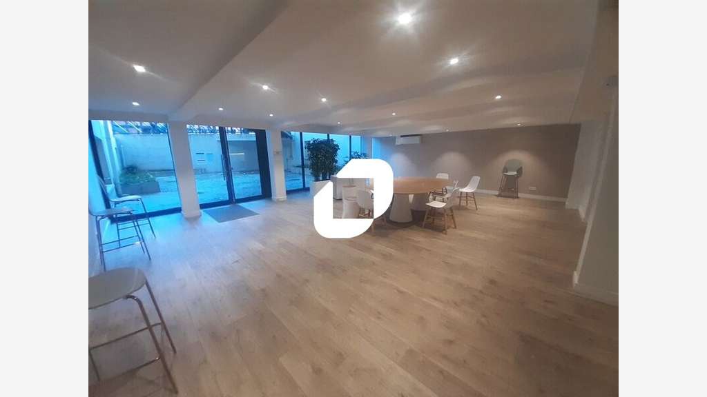 A louer Bureaux 749m² Saint denis