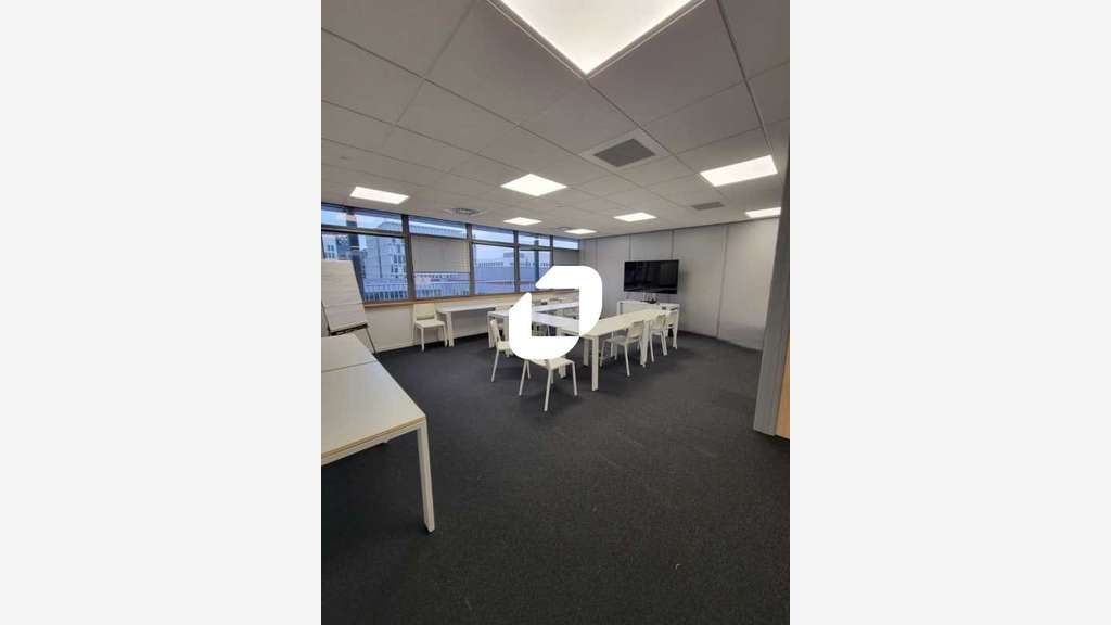 A louer Bureaux 401m² Saint denis