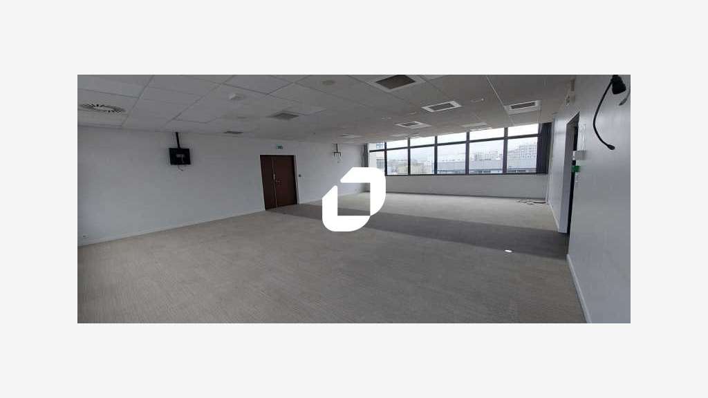 A louer Bureaux 5136m² Saint denis