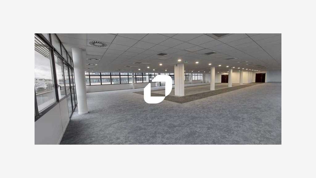 A louer Bureaux 5136m² Saint denis