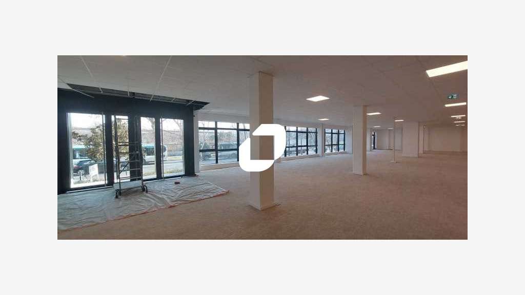 A louer Bureaux 1886m² Saint denis