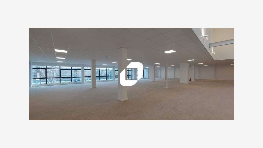 A louer Bureaux 1886m² Saint denis