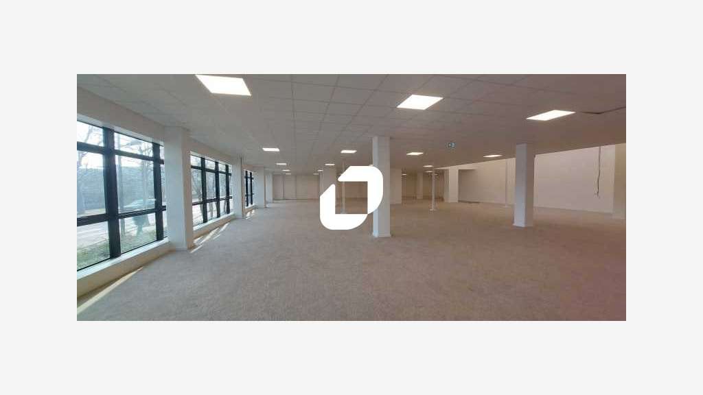 A louer Bureaux 1886m² Saint denis