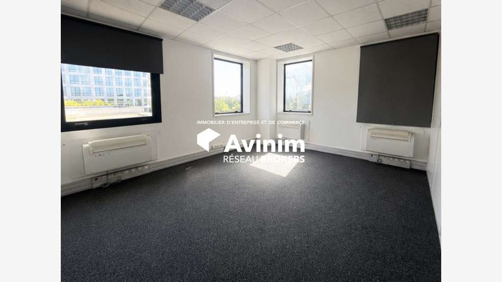 À LOUER – BUREAUX / LOCAL PROFESSIONNEL 167 m² – L