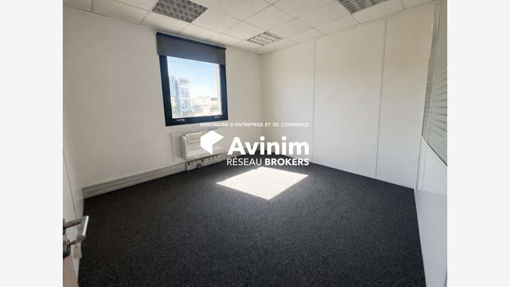À LOUER – BUREAUX / LOCAL PROFESSIONNEL 167 m² – L
