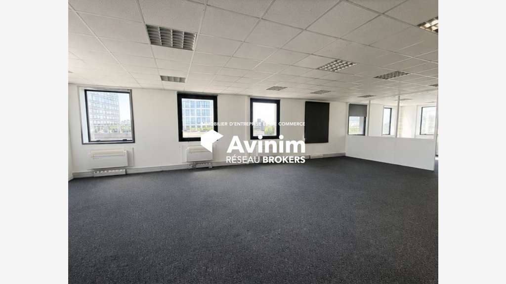 À LOUER – BUREAUX / LOCAL PROFESSIONNEL 167 m² – L