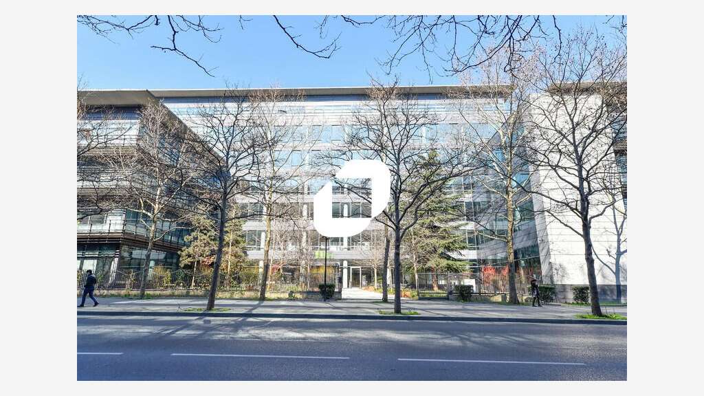 A louer Bureaux 4049m² Saint denis