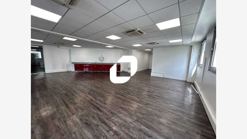 A louer Bureaux 2556m² Saint denis