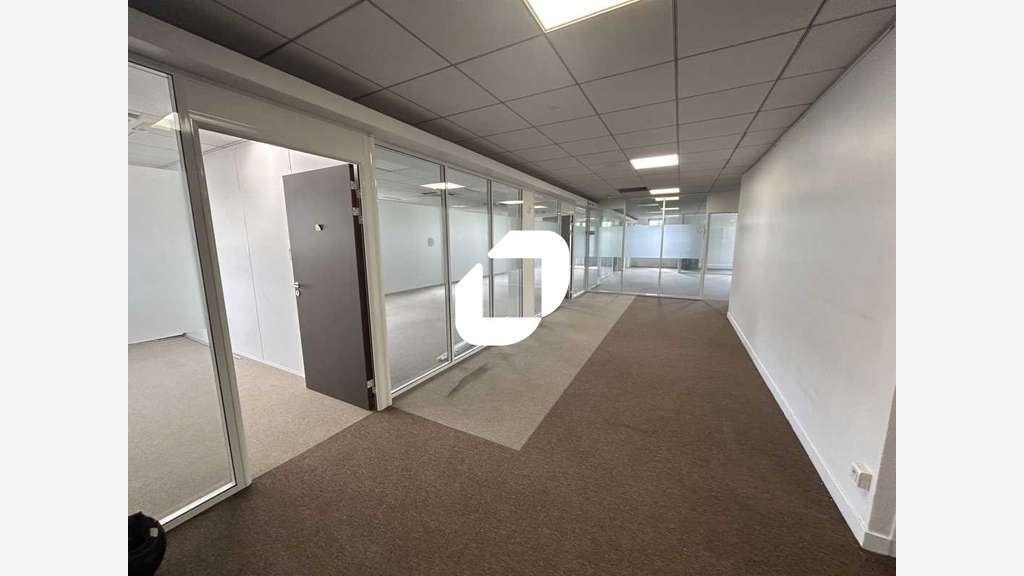 A louer Bureaux 2556m² Saint denis