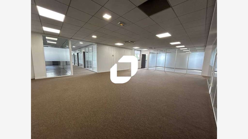 A louer Bureaux 2556m² Saint denis