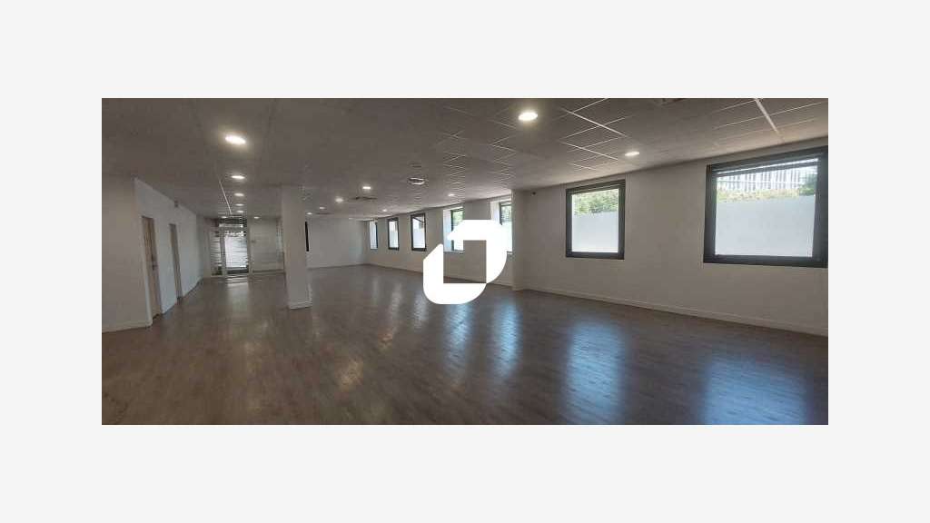 A louer Bureaux 1635m² Saint denis