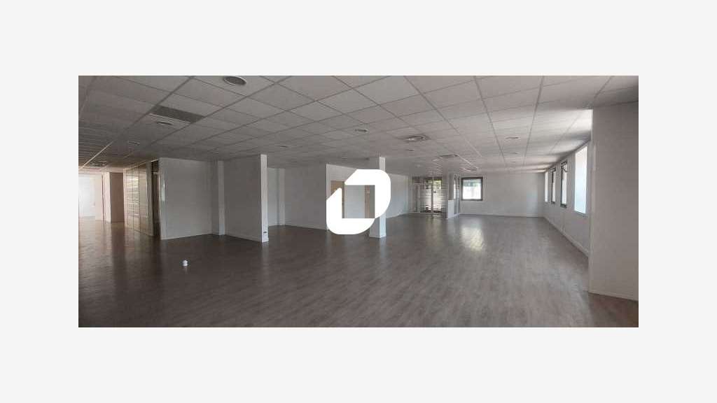 A louer Bureaux 1635m² Saint denis