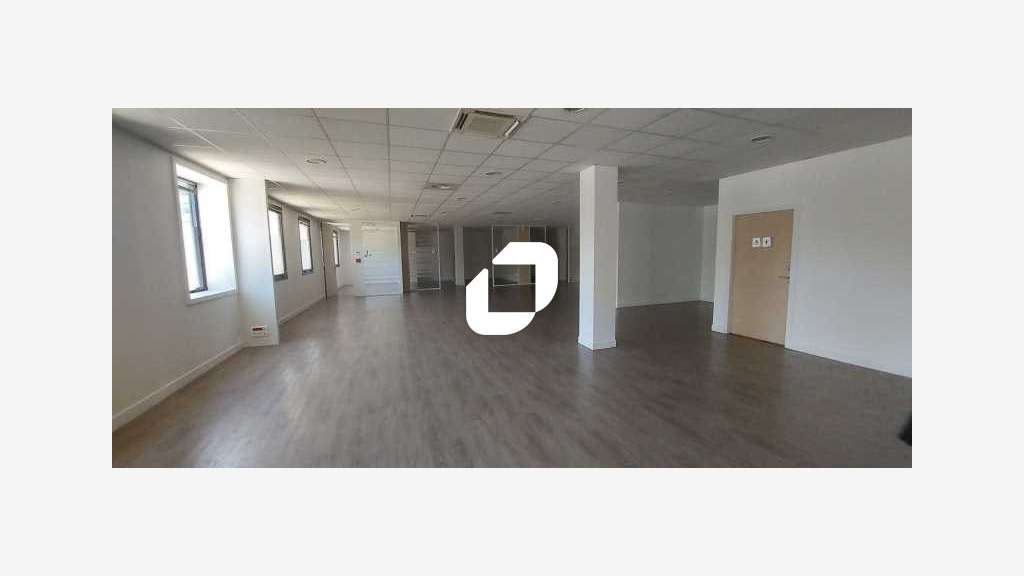 A louer Bureaux 1635m² Saint denis