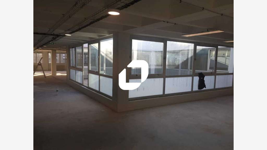 A louer Bureaux 4211m² Saint denis