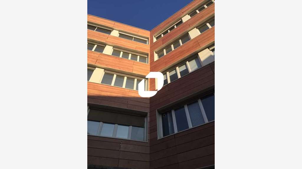 A louer Bureaux 648m² Saint denis