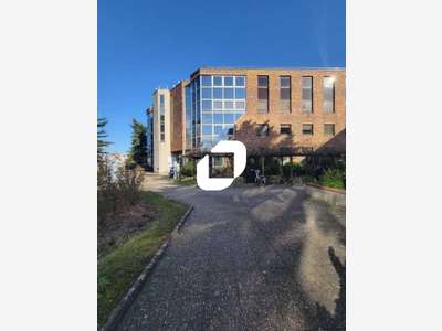 A louer Bureaux 885m² Saint denis