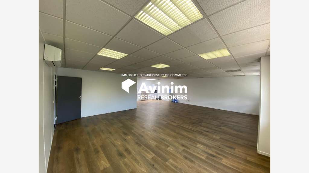 Plateaux de bureaux 368m² à louer à Saint-Égrève