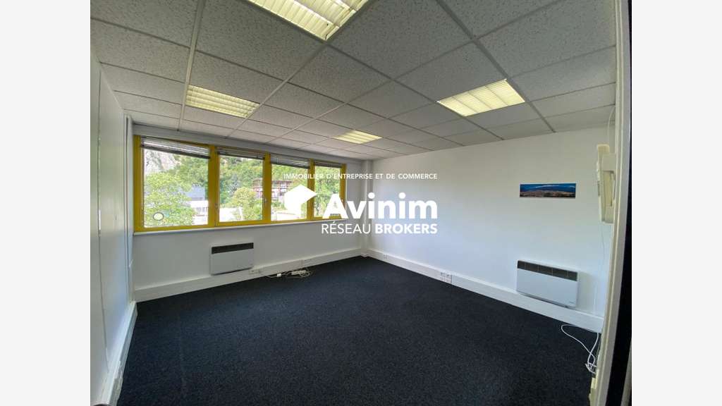 Plateaux de bureaux 368m² à louer à Saint-Égrève