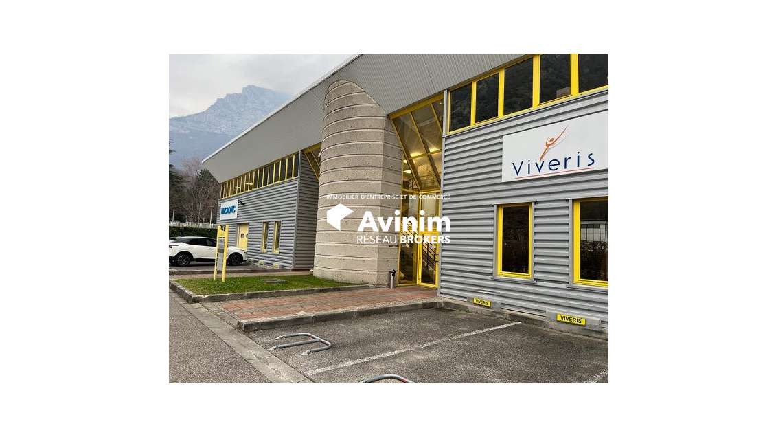 Plateaux de bureaux 368m² à louer à Saint-Égrève