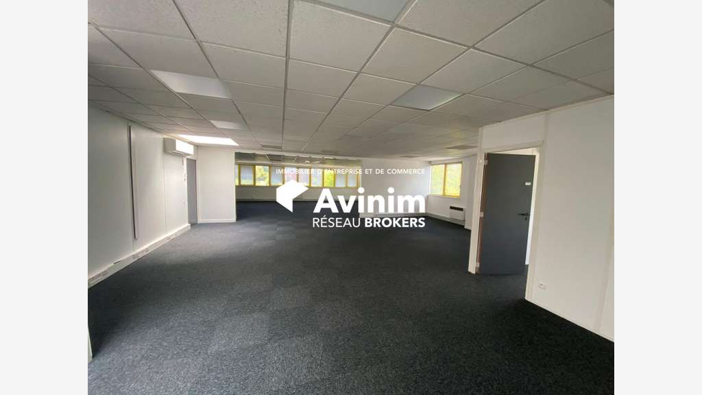 Plateaux de bureaux 368m² à louer à Saint-Égrève