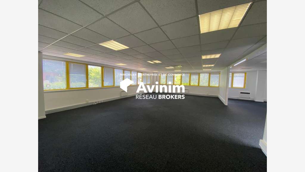Plateaux de bureaux 368m² à louer à Saint-Égrève