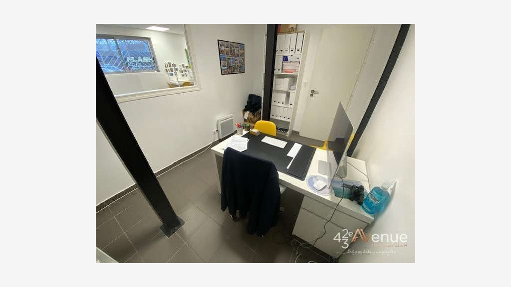 Bureau 50m² RDC à louer à St Etienne Méons/ZI