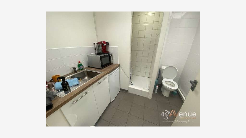Bureau 50m² RDC à louer à St Etienne Méons/ZI