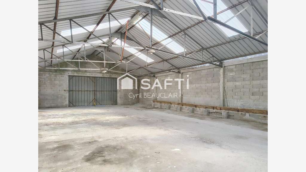 Hangar à louer prox Saint-Etienne-Mer-Morte centre