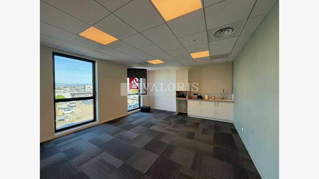 Bureaux 204m² à louer immeuble Le Signal à St-Fons