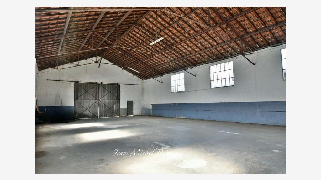 Entrepôt 285m² à louer à Saint-Gaudens