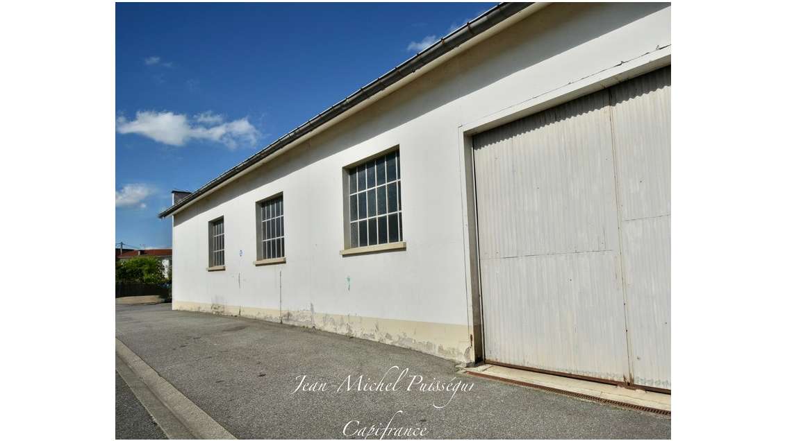 Entrepôt 285m² à louer à Saint-Gaudens