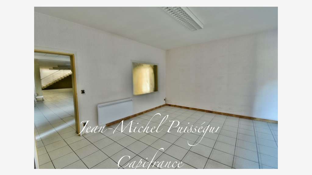 A louer local et bureaux 750m² sur St Gaudens