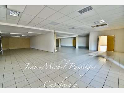 A louer local et bureaux 750m² sur St Gaudens