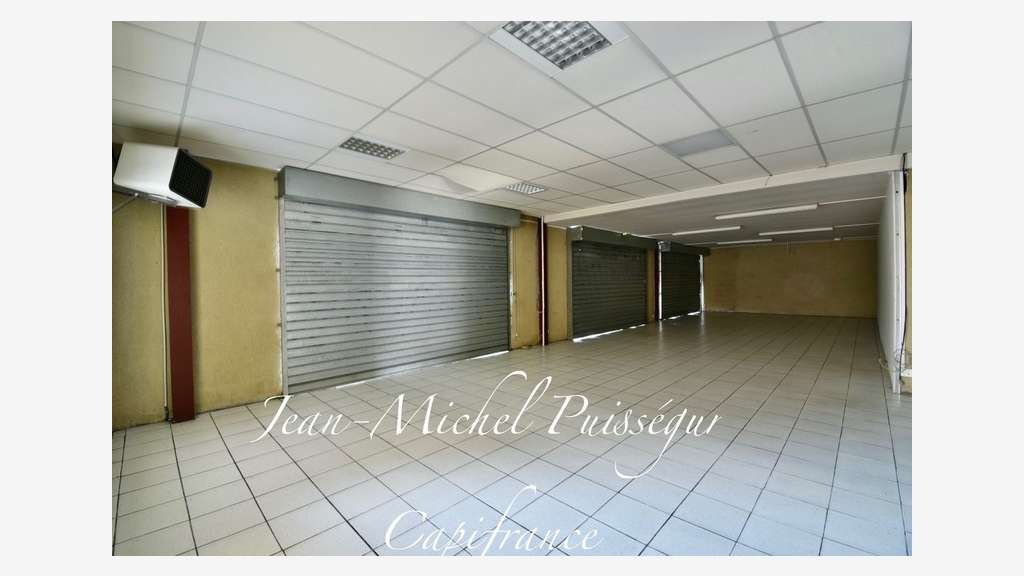 A louer local et bureaux 750m² sur St Gaudens