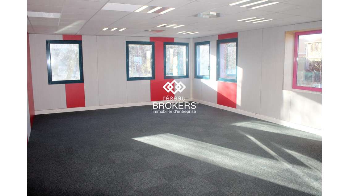 A louer très beaux bureaux 213m² Saint Genis Laval