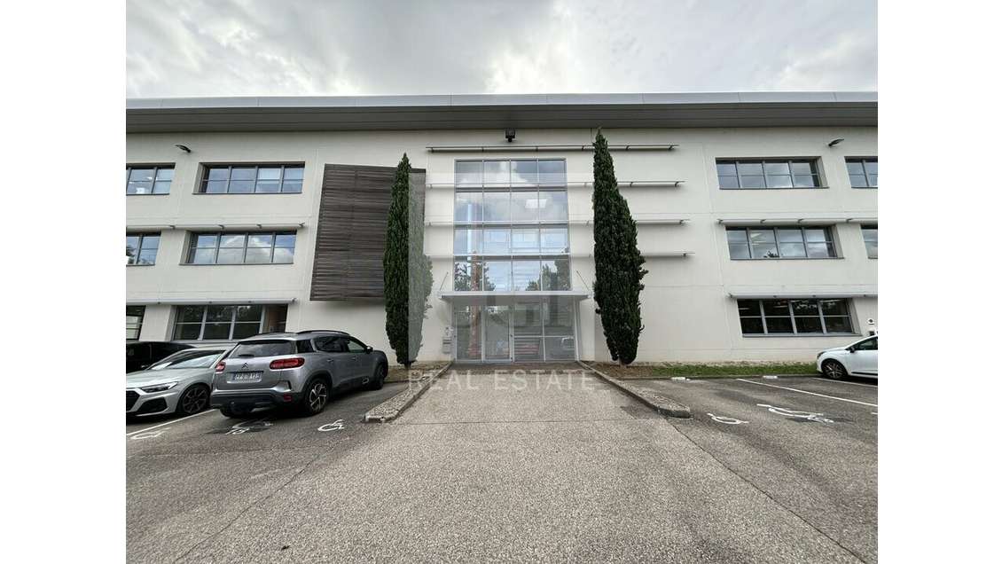 A louer bureaux fonctionnels à Saint-Genis-Laval