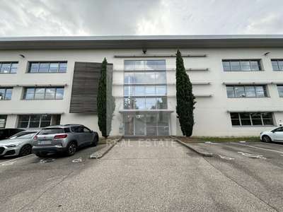 A louer bureaux fonctionnels à Saint-Genis-Laval