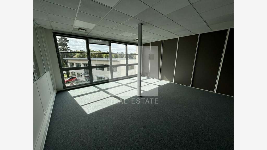 A louer bureaux fonctionnels à Saint-Genis-Laval