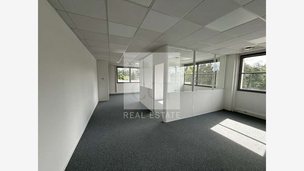 A louer bureaux fonctionnels à Saint-Genis-Laval