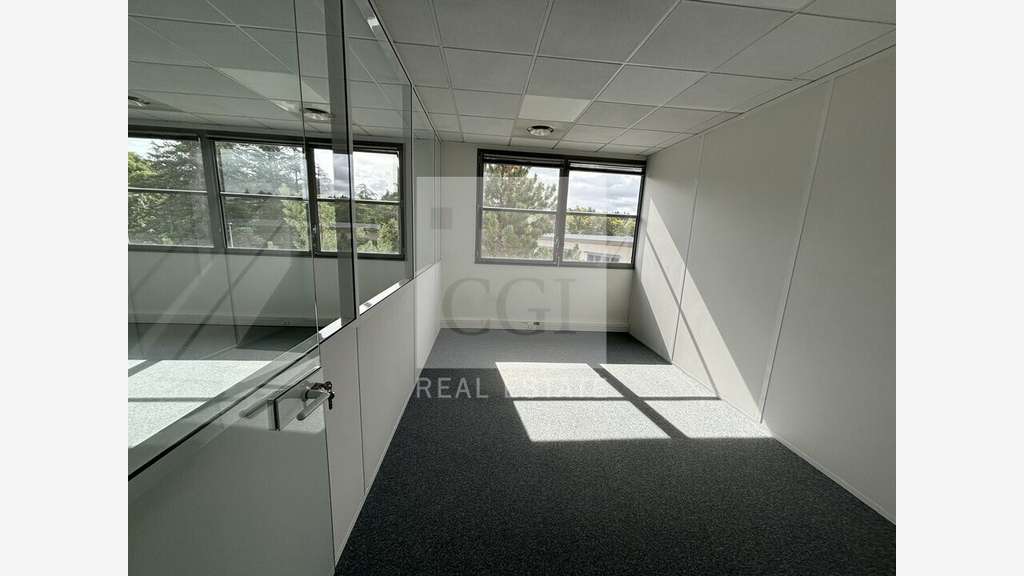A louer bureaux fonctionnels à Saint-Genis-Laval
