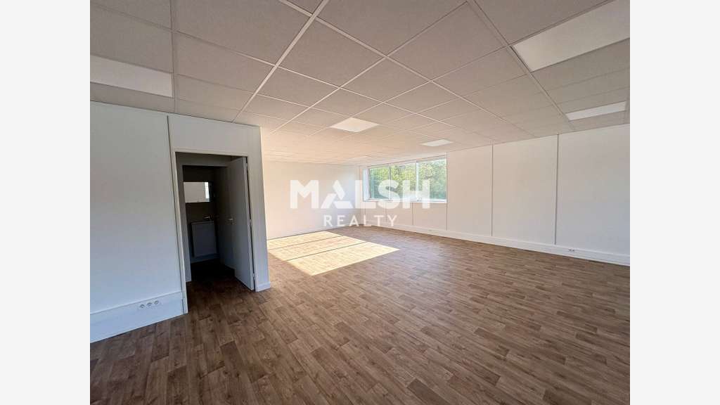 Bureaux rénovés à louer 126m² à Saint-Genis-Laval