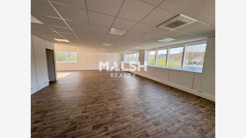 Bureaux rénovés à louer 126m² à Saint-Genis-Laval