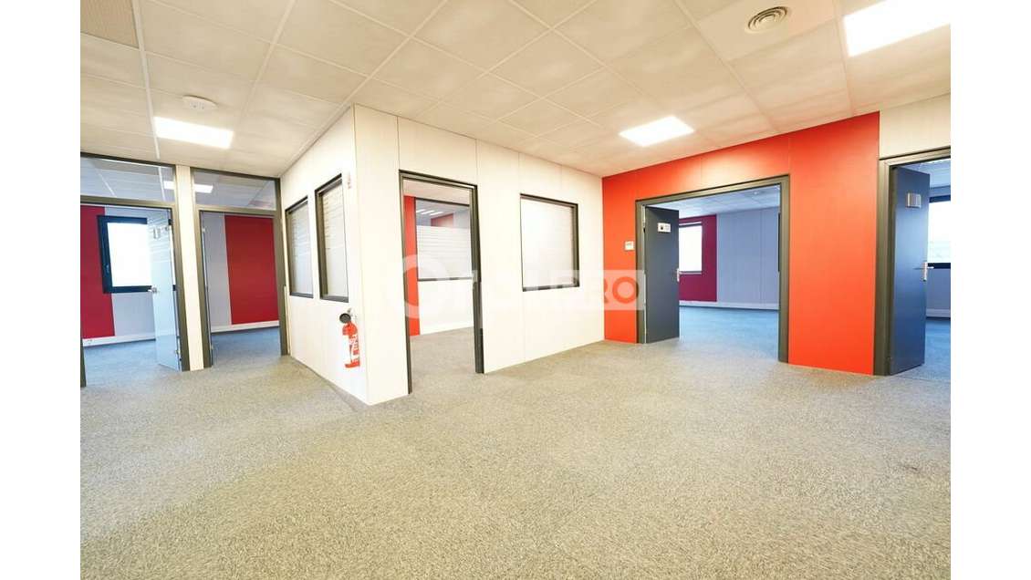 Bureaux à louer de 210m² à Saint Genis Laval
