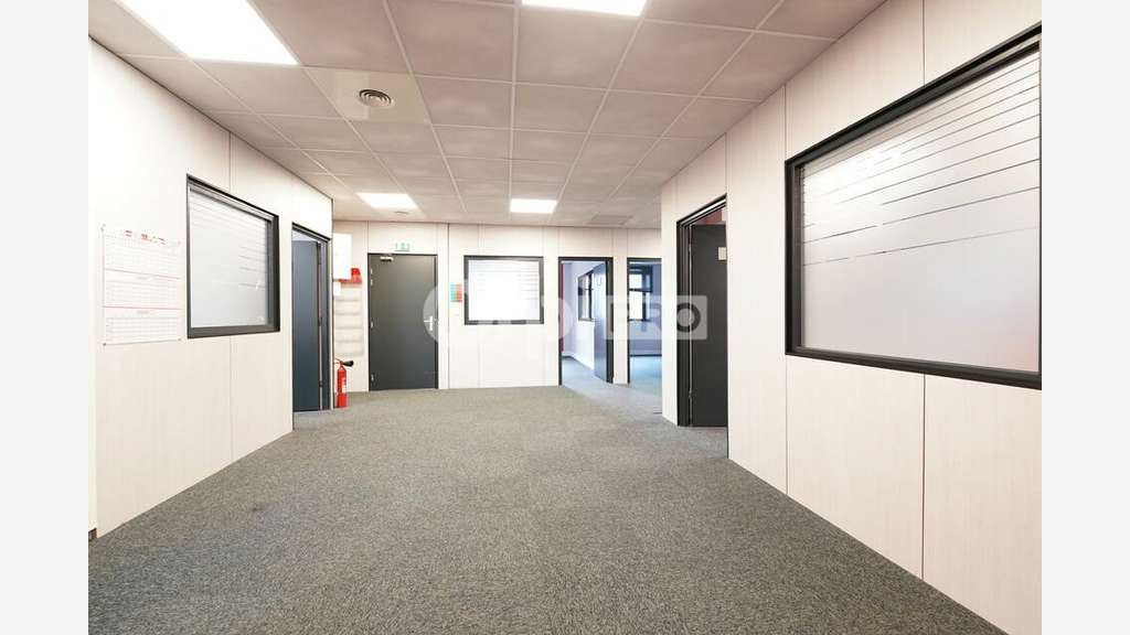 Bureaux à louer de 210m² à Saint Genis Laval