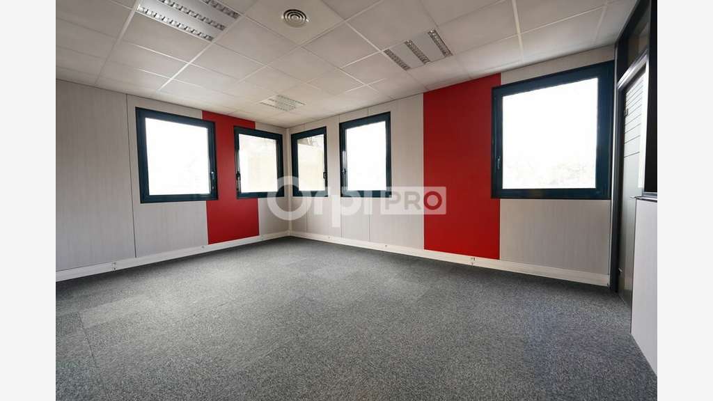 Bureaux à louer de 210m² à Saint Genis Laval