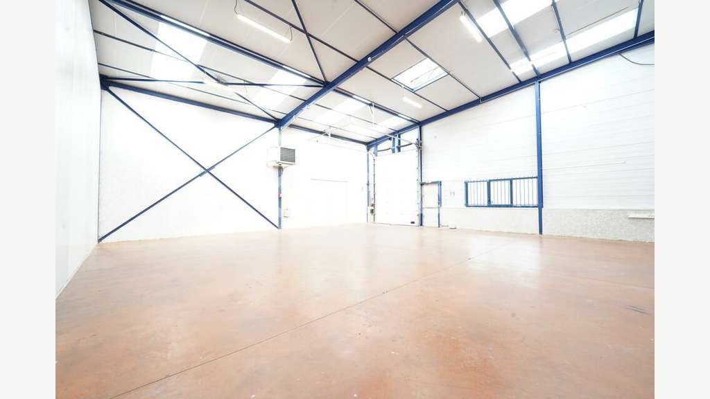 Bureaux 126m² à louer à Saint Genis Laval