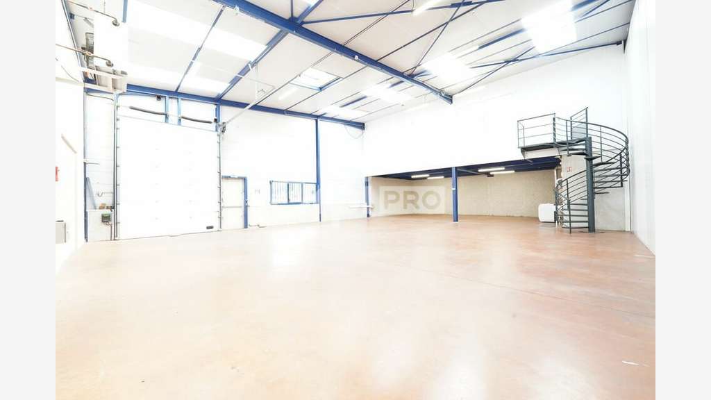 Bureaux 126m² à louer à Saint Genis Laval