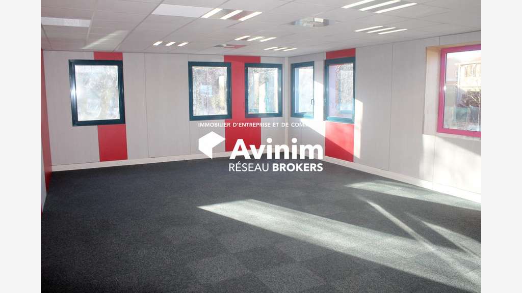 A louer très beaux bureaux à Saint Genis Laval