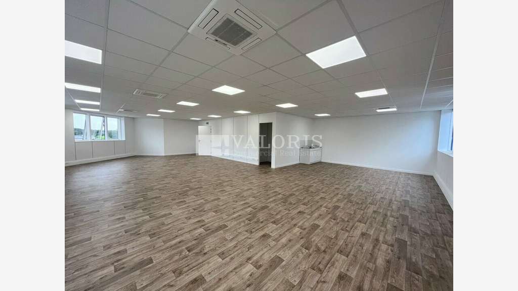 Bureaux 126m² à louer à Saint-Genis-Laval